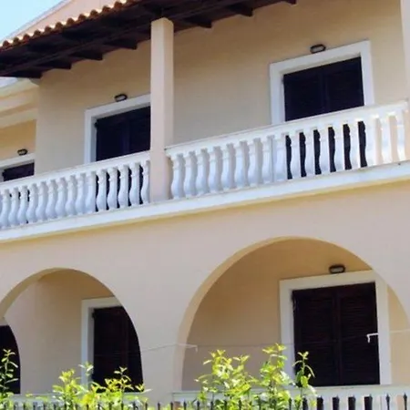 Silver Nests Apartment *